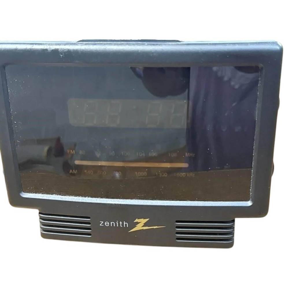 VTG Zenith Dual Alarm Clock Radio AM/FM‎ Stereo Model ZG120M, Working Great!